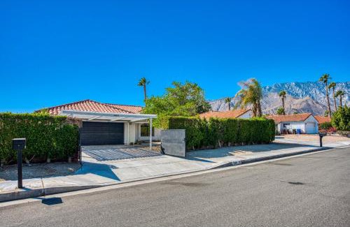 Palm Springs House | Relaxing Palm Springs Villa with Private Pool & Spa Escape