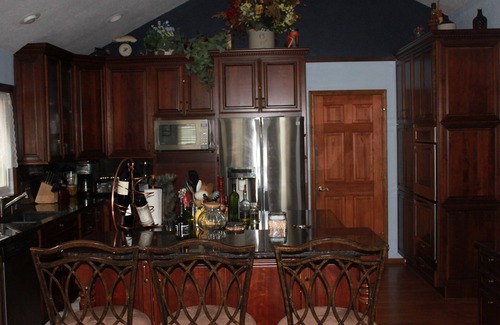 Monument House | Family-Friendly Palmer Divide Residence with Spa & Breakfast