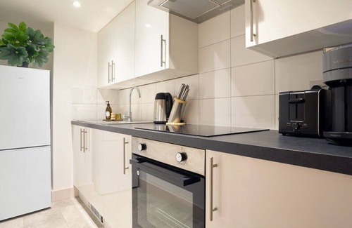 Abbey Road Apartment | Peaceful St John's Wood 1.5 Bedroom Apartment for Families