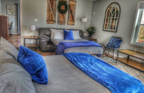 Forest House | Family-Friendly Retreat with Pool, Playset & Firepit