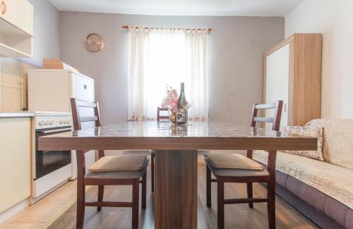 Vrgorac Apartment | Serene Escape at Tranquil Retreat Apartment Bozic