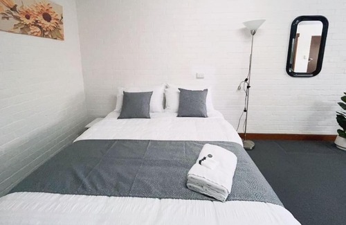 Lenah Valley Apartment | Tranquil Retreat