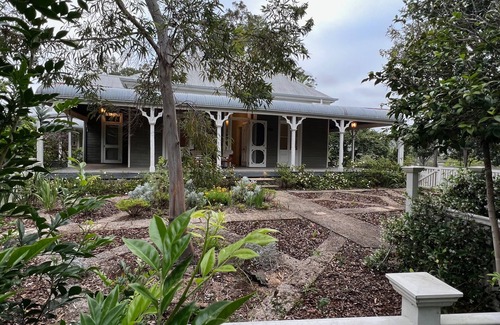 Ewingsdale House | Idyllic Country Homestead with Pet-Friendly Amenities