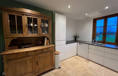 Jouy-le-Potier Cottage | Cozy Gite Jouy-le-Potier: Ideal for Couples with Spa & Breakfast