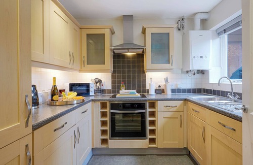 Milton Keynes House | Tranquil Retreat in Milton Keynes