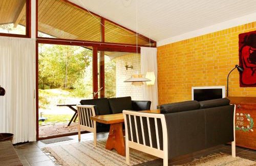 Dueodde House | Spacious 6-Person Holiday Home in Nex - Pet Friendly Retreat