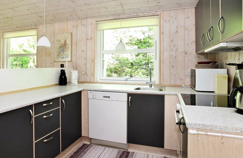 Aalbaek House | Ideal 8-Person Holiday Home in Ålbæk with Spa & Kitchen