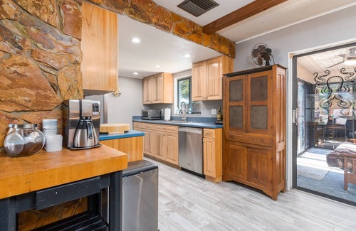 Walsingham House | Serene Retreat with Heated Pool, 4 Miles to Pristine Beaches