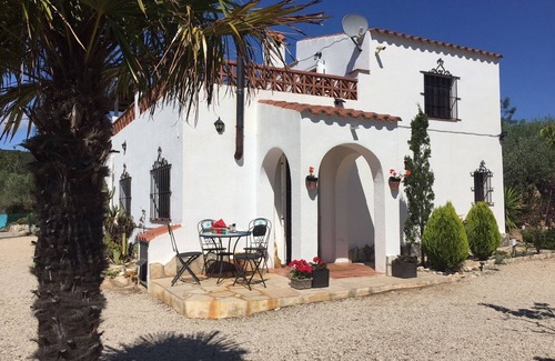 Costa Dorada Villa | Serene Olive Grove Retreat with Ocean View & Free Wi-Fi