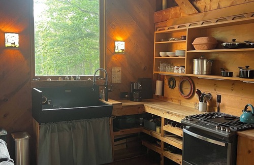 Ellsworth Cabin | Tranquil rustic cabin in the woods, 20 mins to Ellsworth & 50 mins to Bar Harbor