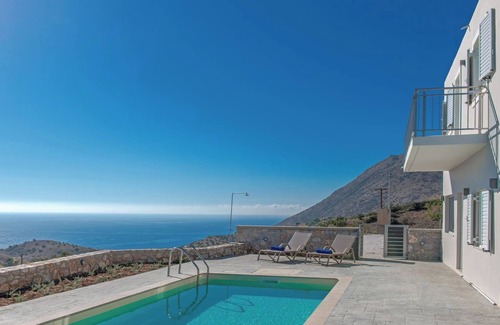 Agia Galini Villa | Serene Sea View Villa with Pool, 10/10 Guest Rated