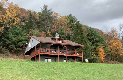 Kunkletown House | Serene Mountain Retreat with Pool and Breakfast Included