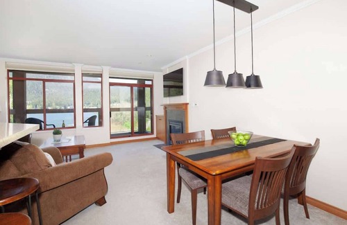 Nicklaus North Condo | Scenic Condo with Lake and Golf Course Views from Balcony