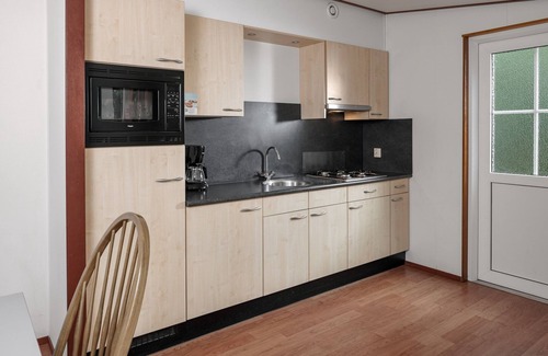 Borger Ski Chalet | Inviting Chalet near Nature Reserve with Pet-Friendly Amenities