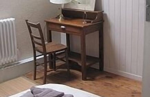 Magneville Cottage | Idyllic Stone Cottage with Kitchen & Breakfast in France