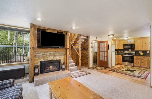Larimer County House | Peaceful Stream Cabin in Estes Park with Family-Friendly Amenities