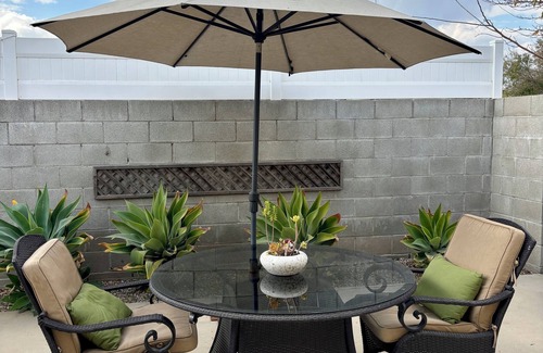 Thousand Oaks Apartment | Tranquil studio, private entrance, patio, Tesla charger, central Thousand Oaks