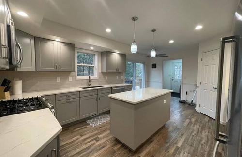 Union Dale House | Stylish Elk Mountain Home with Pool and Lake Access