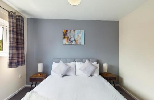 Telford House | Family-Friendly 3-Bedroom House in Telford for Memorable Stays