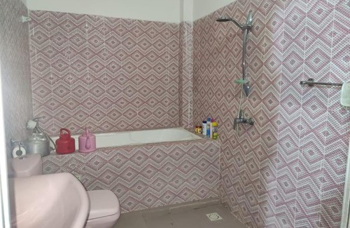 Thies Nord Apartment | Budget-Friendly Tranquil Thies-Diakhao B&B with Family Amenities