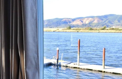 South Bend Apartment | Serene River Getaway - Private Studio Suite for Families