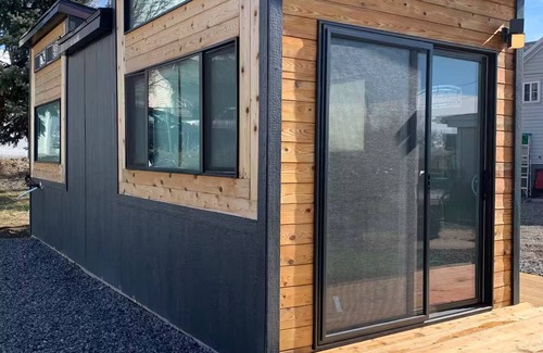 Pleasant Grove House | Tranquil Tiny house with AC in P G all to yourself Come stay at the Gatsby!
