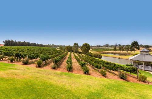 Bassendean House | Serene Tree Views 2 Bedroom Apartment - Pet & Child Friendly