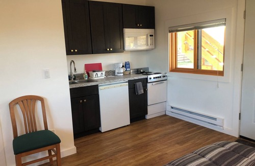 Stanley Apartment | Tranquil twin bed apartment with WiFi in charming Stanley