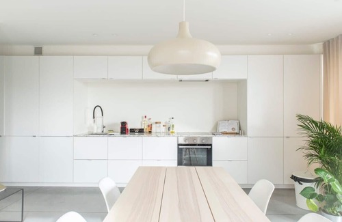Zwijnaarde Apartment | Serene Urban Retreat: 2-BDR Haven in Ghent with Kitchen