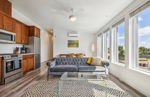 Buckman Neighborhood Apartment | Serene Urban Getaway - Discover The Dorian Loft 504