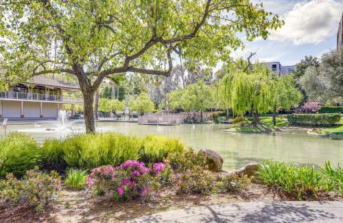 Walnut Creek Apartment | Inviting Walnut Creek Condo with Pool & Hot Tub Access