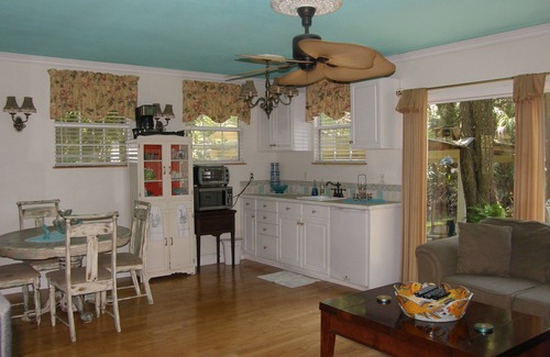 Homosassa Cottage | Idyllic Waterfront Cottage: Pet-Friendly with Ocean Views