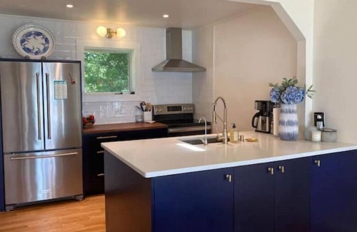 Shady Side Cottage | Serene Waterfront Cottage Retreat Near Washington, D.C.