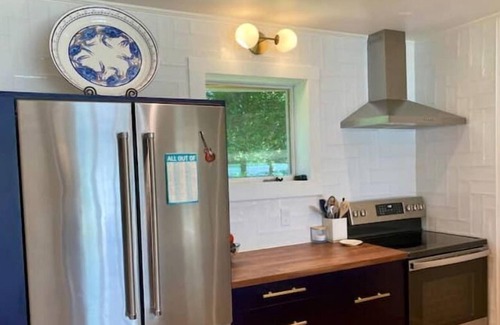 Shady Side Cottage | Serene Waterfront Cottage Retreat Near Washington, D.C.