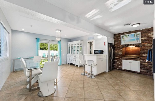 Melaleuca Gardens House | Tranquil Waters w. Heated Private Pool in Central Dania Beach