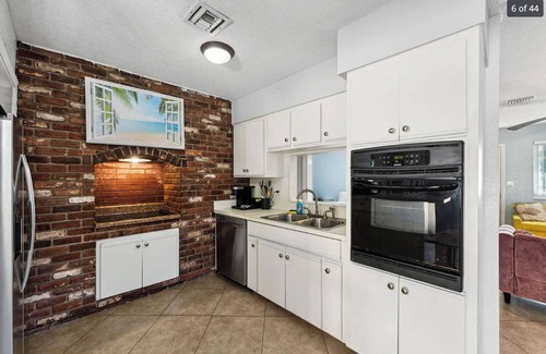 Melaleuca Gardens House | Tranquil Waters w. Heated Private Pool in Central Dania Beach