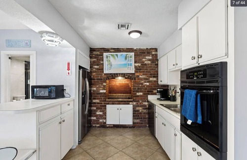 Melaleuca Gardens House | Tranquil Waters w. Heated Private Pool in Central Dania Beach