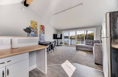 Milford Apartment | Serene Waterside Retreat: 4BD Family-Friendly Getaway
