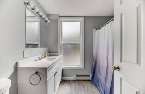 Milford Apartment | Serene Waterside Retreat: 4BD Family-Friendly Getaway