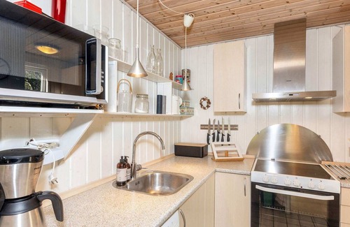 Thyholm House | Spacious 8-Person Holiday Home with Ocean View in Thyholm