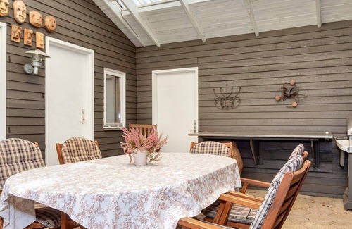 Thyholm House | Spacious 8-Person Holiday Home with Ocean View in Thyholm