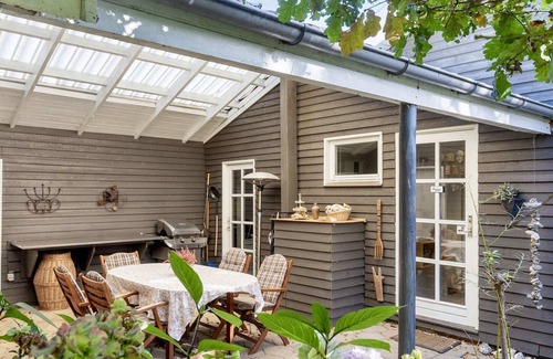 Thyholm House | Spacious 8-Person Holiday Home with Ocean View in Thyholm