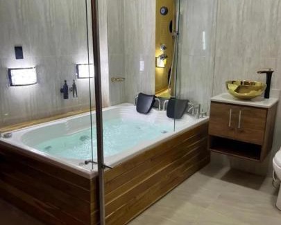 La Dorada Hotel | Discover Tranquilandia: Family-Friendly Retreat with Hot Tub