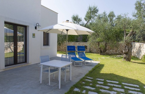 Mattinata House | Serenity and Comfort Amidst Olive Trees, Close to the Sea
