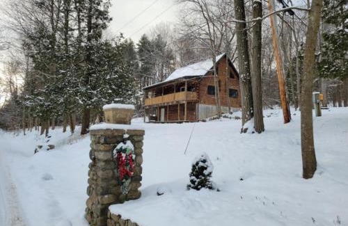 Port Douglass House | Serene Retreat with Scenic Views, Pet and Child Friendly