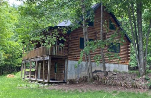 Port Douglass House | Serene Retreat with Scenic Views, Pet and Child Friendly
