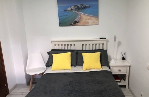 Mogro Apartment | Cozy Retreat Just 200m from Mogro Beach with Ocean Views