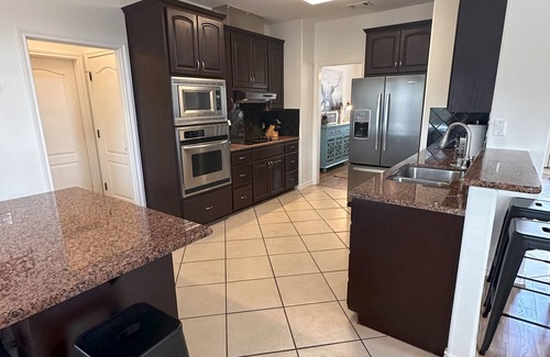 Point Venture House | Idyllic Lake Retreat with Private Beach and 10/10 Rating