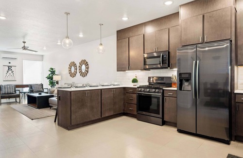 St. George House | Experience Tranquility at The Lofts with Top Amenities