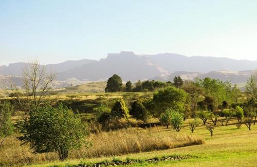 Okhahlamba House | Indulgent Tranquility Farmstays with Ocean View & Breakfast